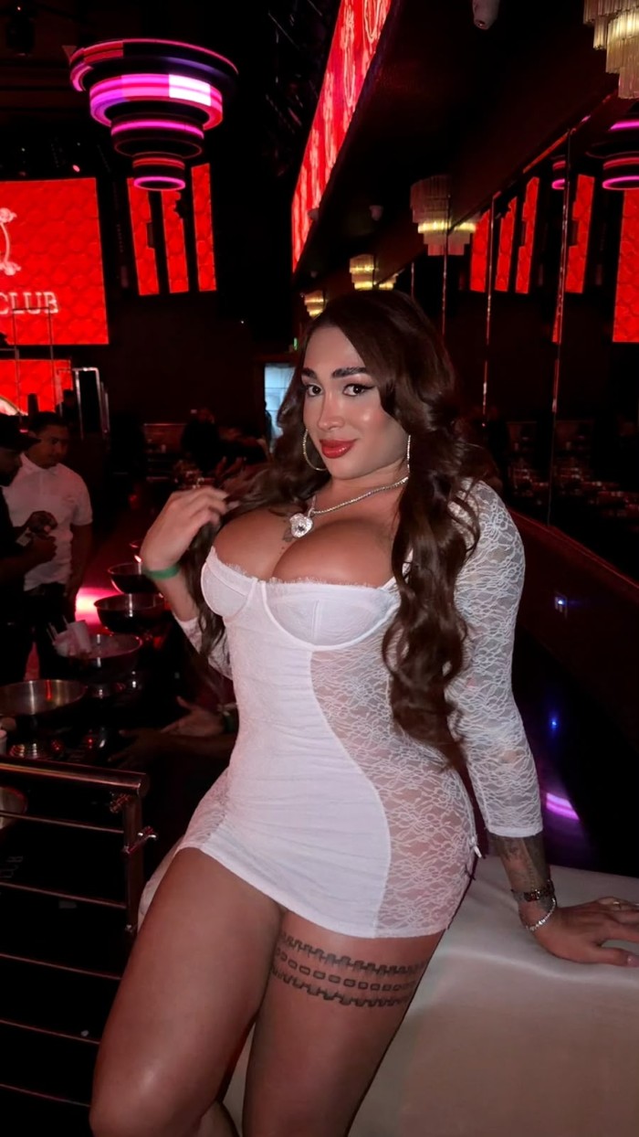 CHICA TRANS GUARRILLA MUY MAJA RECIÉN LLEGADA