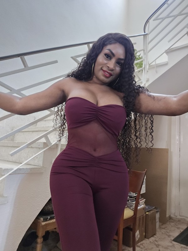 juguetona cachondita adicta al sexo
