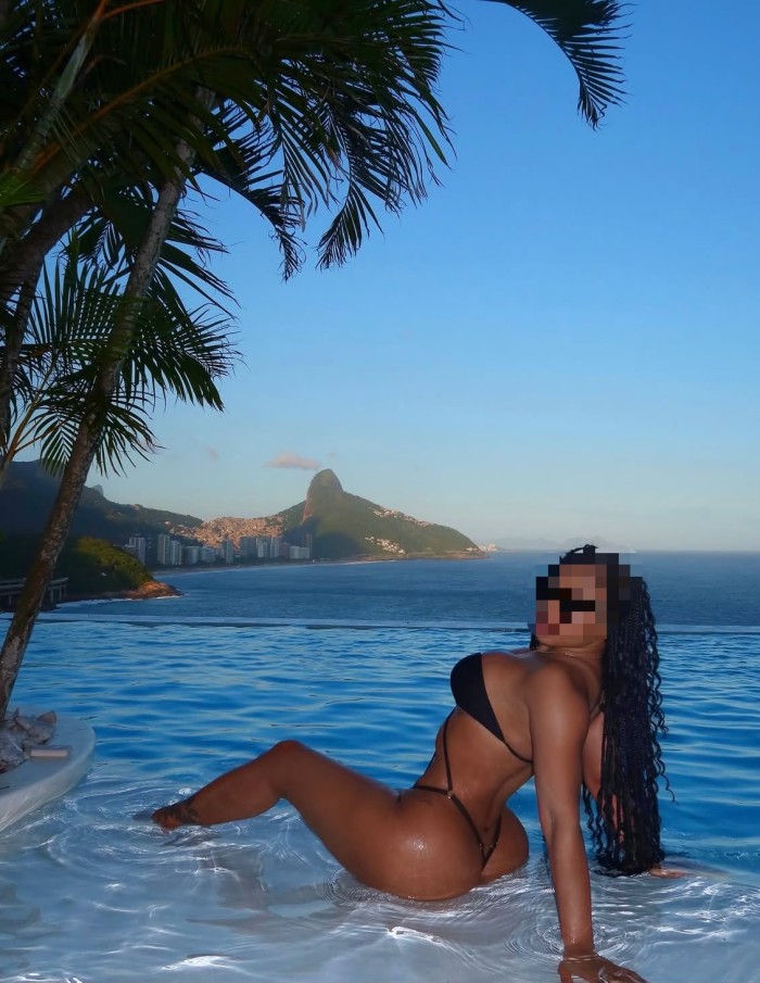 ARDIENTE SENSUAL APASIONADA DESEOSA DE SEXO