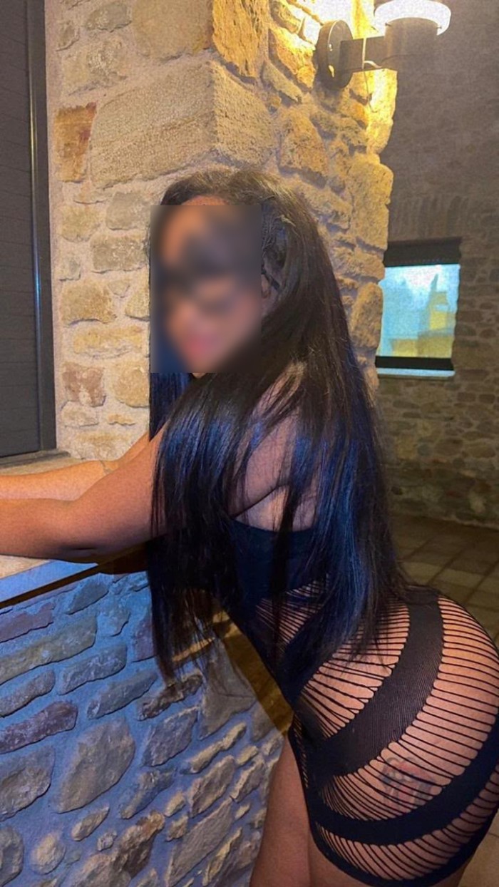 DOS AMIGAS TIERNAS FIESTERAS CACHONDAS NOVEDAD EN VIC