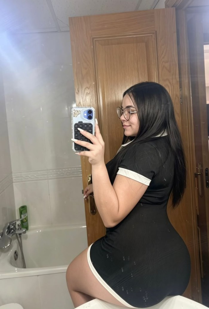LATINA CURVI CON CULAZO DE INFARTO VEN A PONERME A CUATRO PATITAS