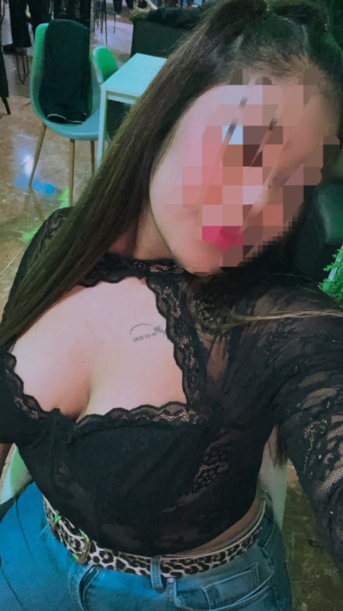 Gabriela piel canela, cachonda, cariñosa y culona.