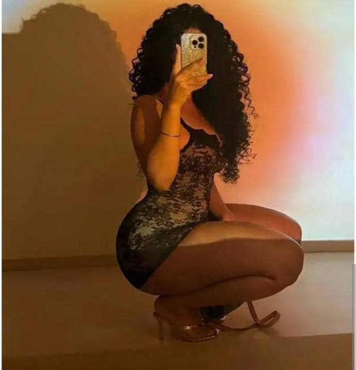 SOL HERMOSA MORENAZA️ DISPONIBLE PARA FIESTA