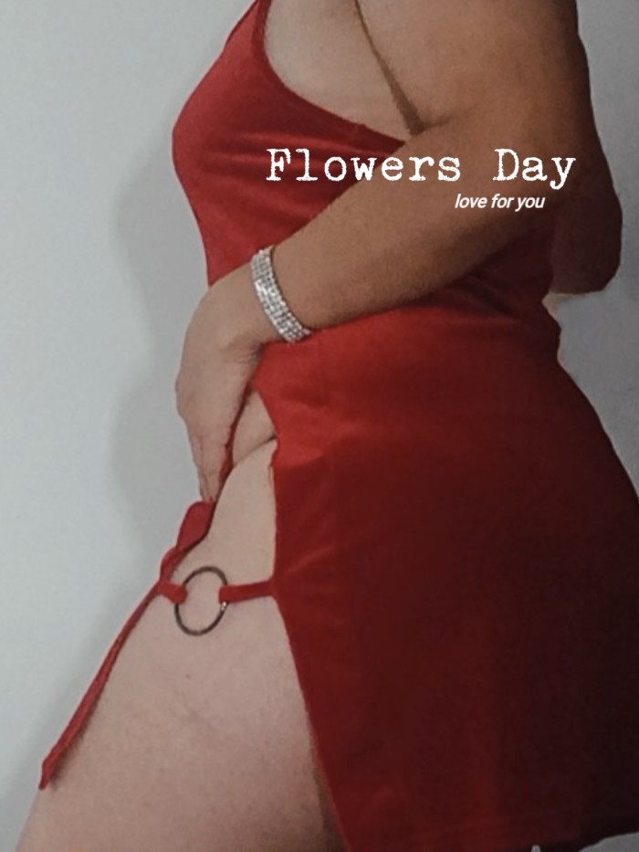 Madura pequeña  sensual divertida delicada