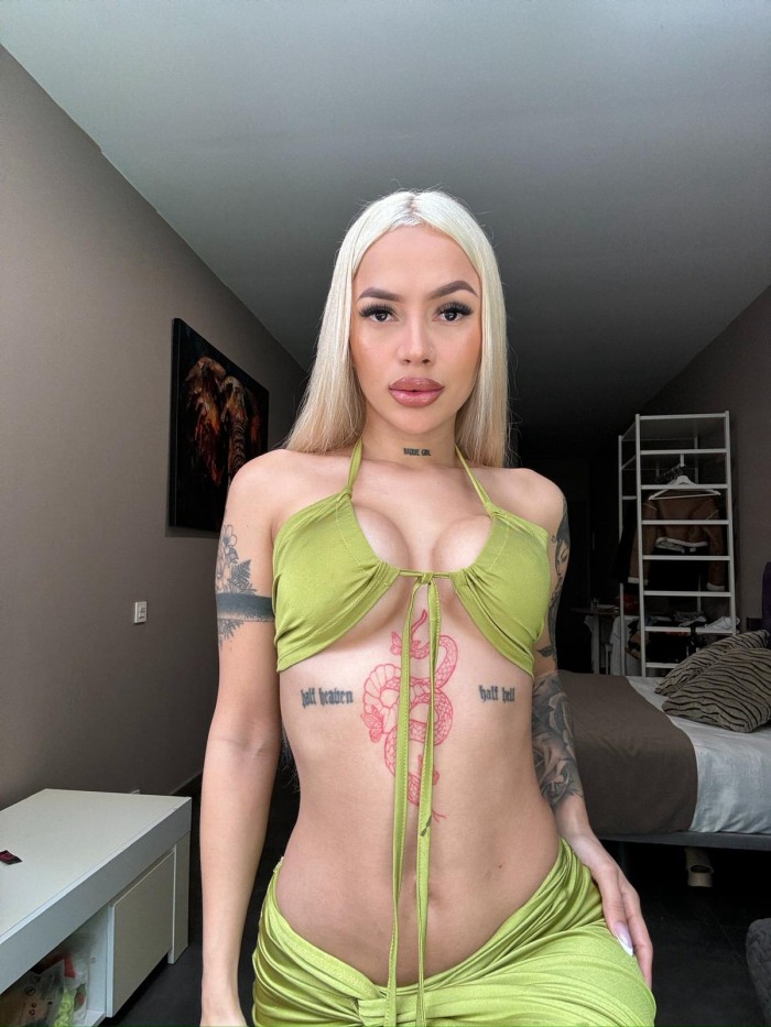 BELLISIMA Y DESPAMPANANTE CHILENA, NICOLE