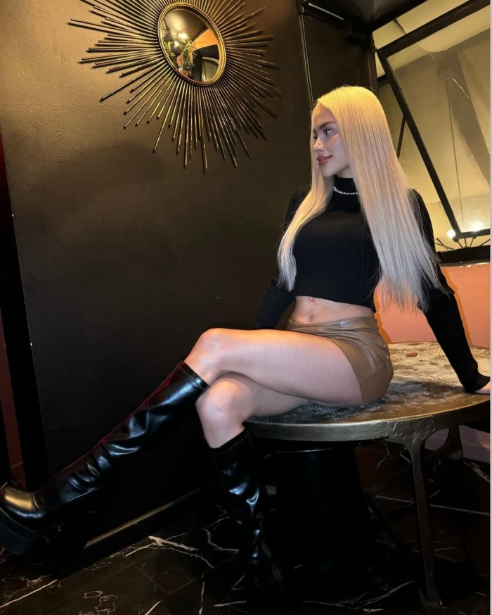 BELLISIMA Y DESPAMPANANTE CHILENA, NICOLE
