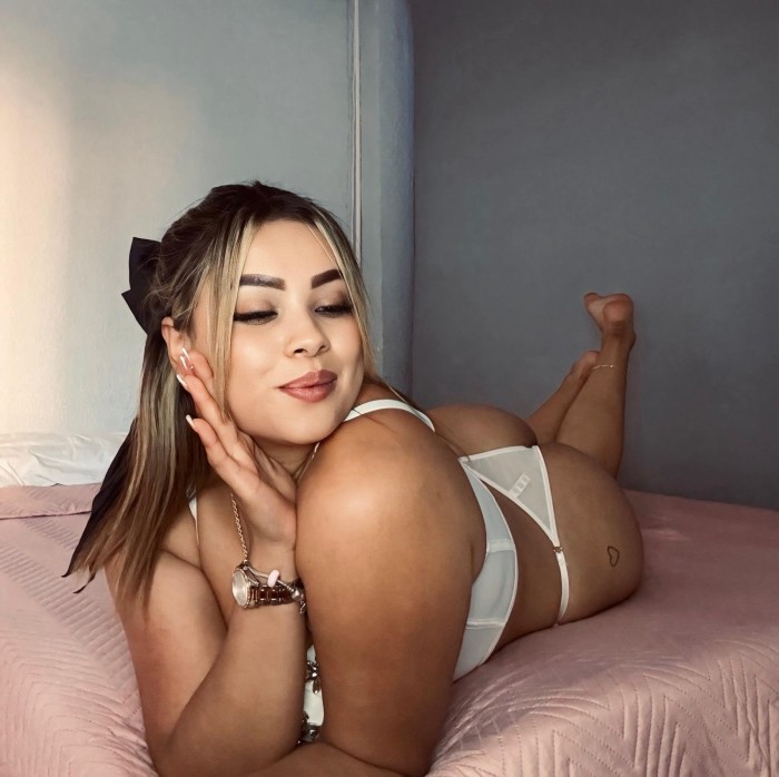 DELICIOSA LUJURIOSA IMPLICADA CACHONDA COMPLACIENT