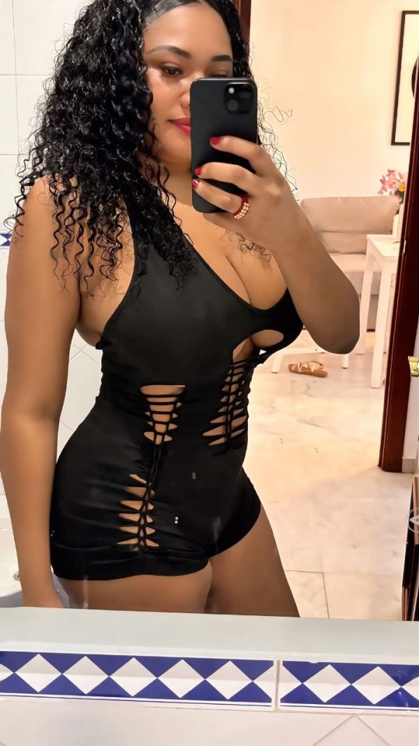 Sexy mulata fiestera