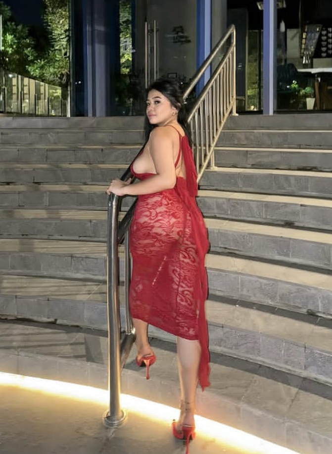 DANIELA TÚ  FAVORITA FIESTERA SEXO A TOPE CUERPO ESBELTO NATURAL