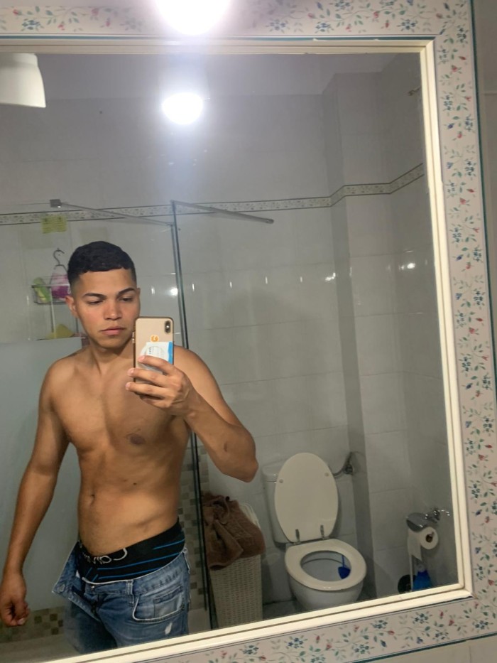 MYLO moreno pollon colombiano para tu culito 24h