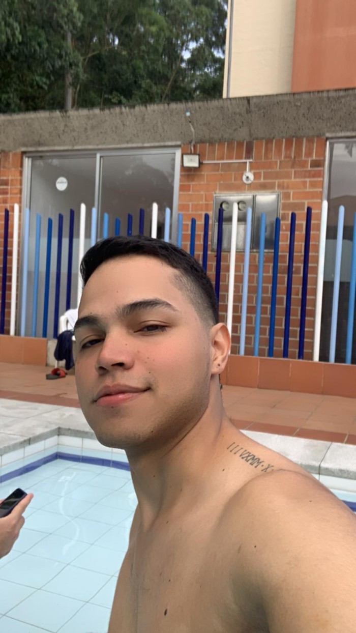 MYLO moreno pollon colombiano para tu culito 24h