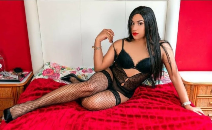 BUENA AMANTE Y DIVERTIDA