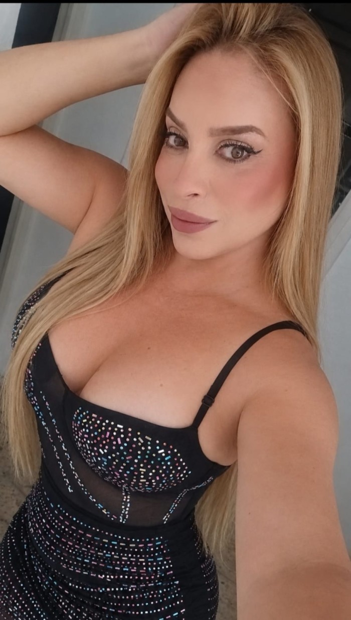 HERMOSA TRANS CACHONDA DESEOSA DE SEXO