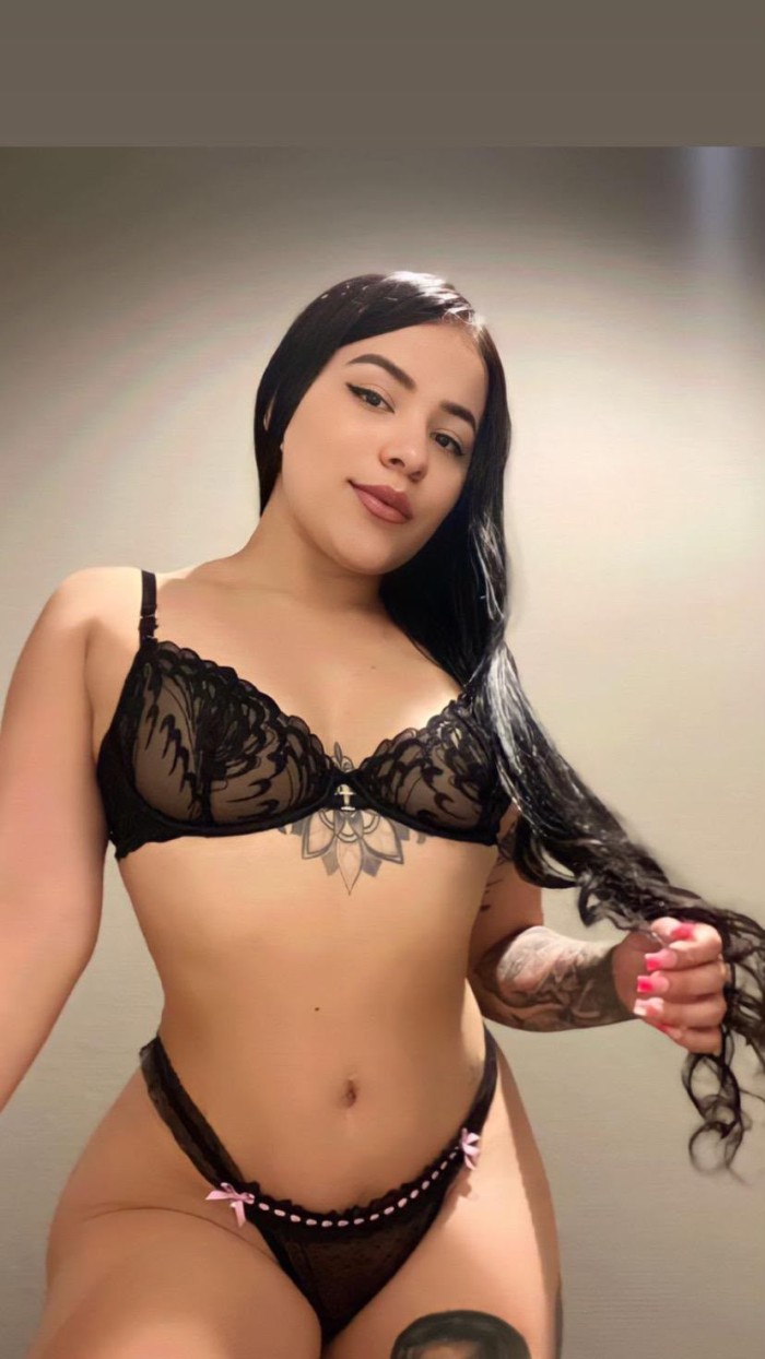 ISA LATINA FIESTERA ANSIOSA DE PLACER