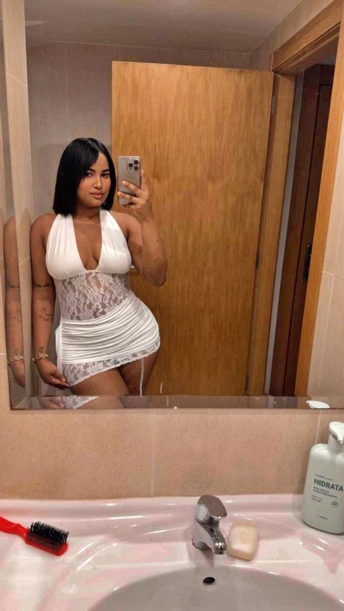 MELANY ATREVIDA FIESTERA EN PUERTO DEL CARMEN