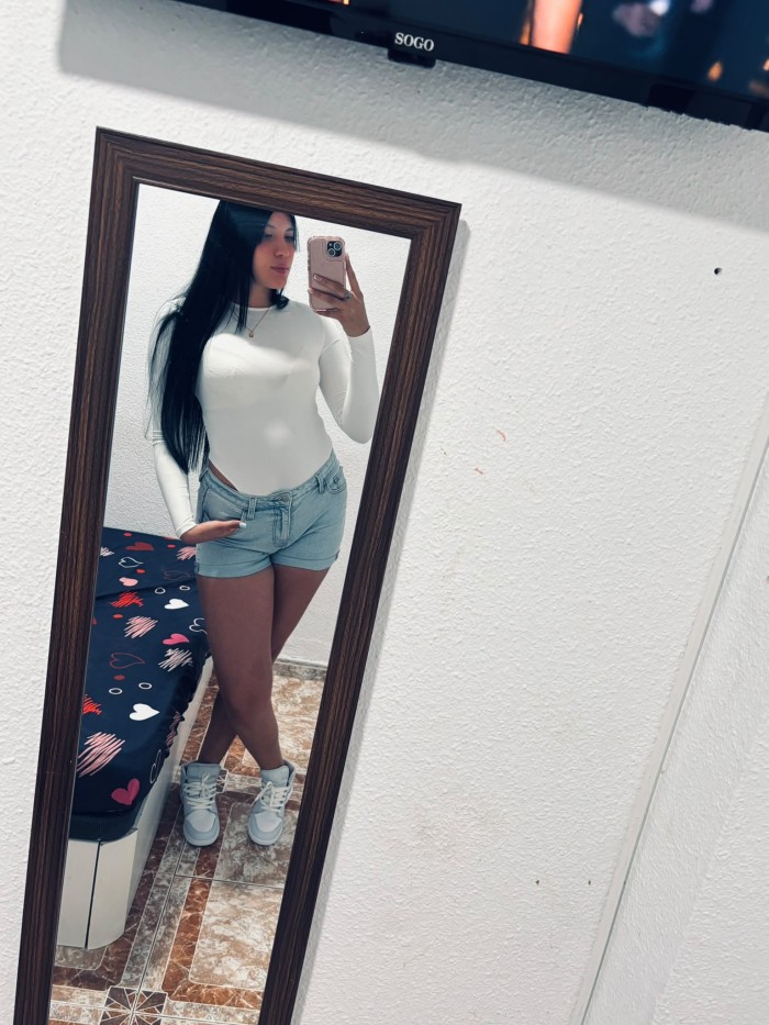 SENSUAL ARDIENTE COMPLACIENTE DESEOSA DE SEXO