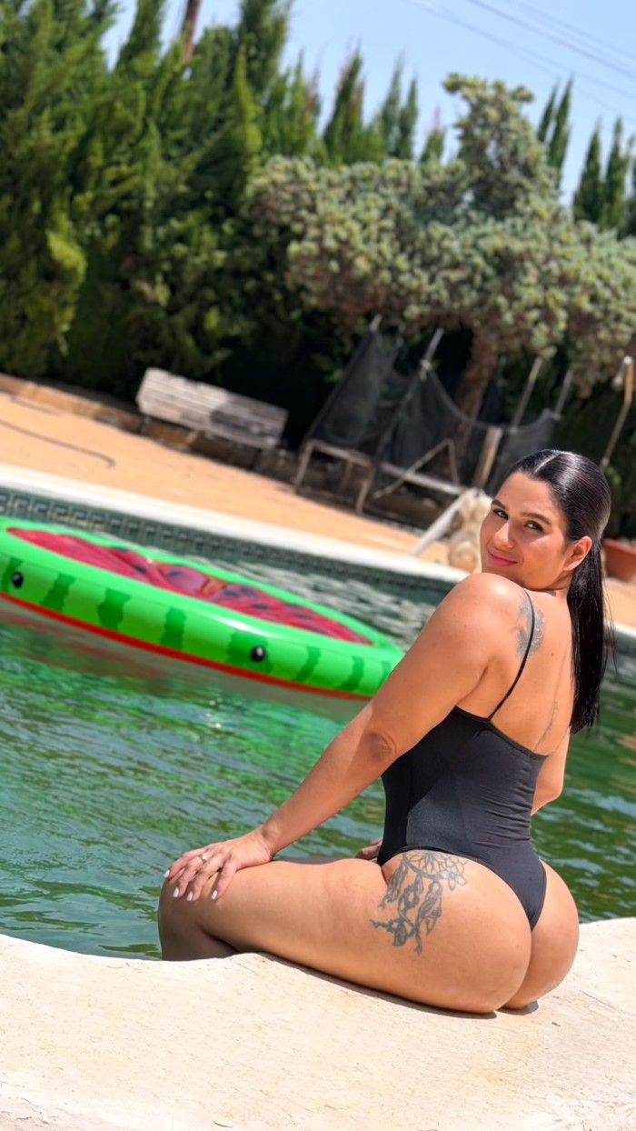 SENSUAL Y CACHONDA DIOSA COLOMBIANA EN TORREVIEJA