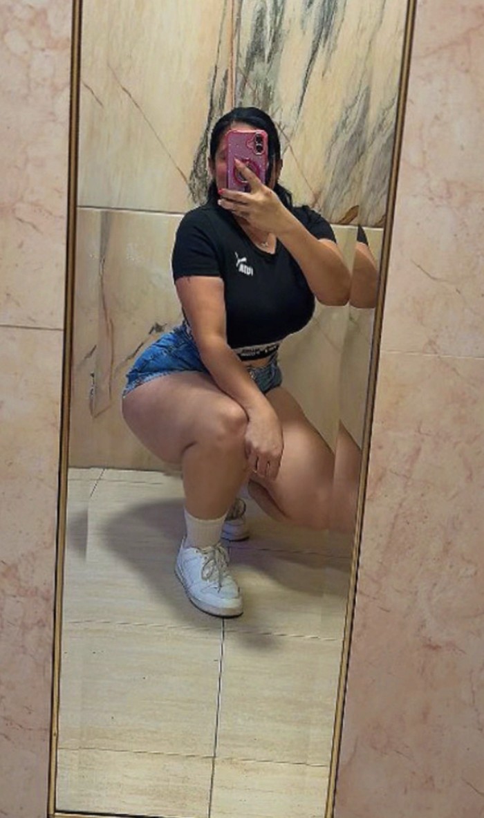 Cariñosa fiestera implicada y discreta