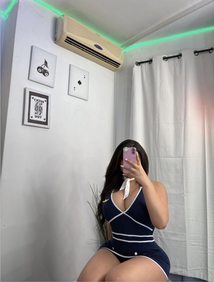 Cariñosa fiestera implicada y discreta