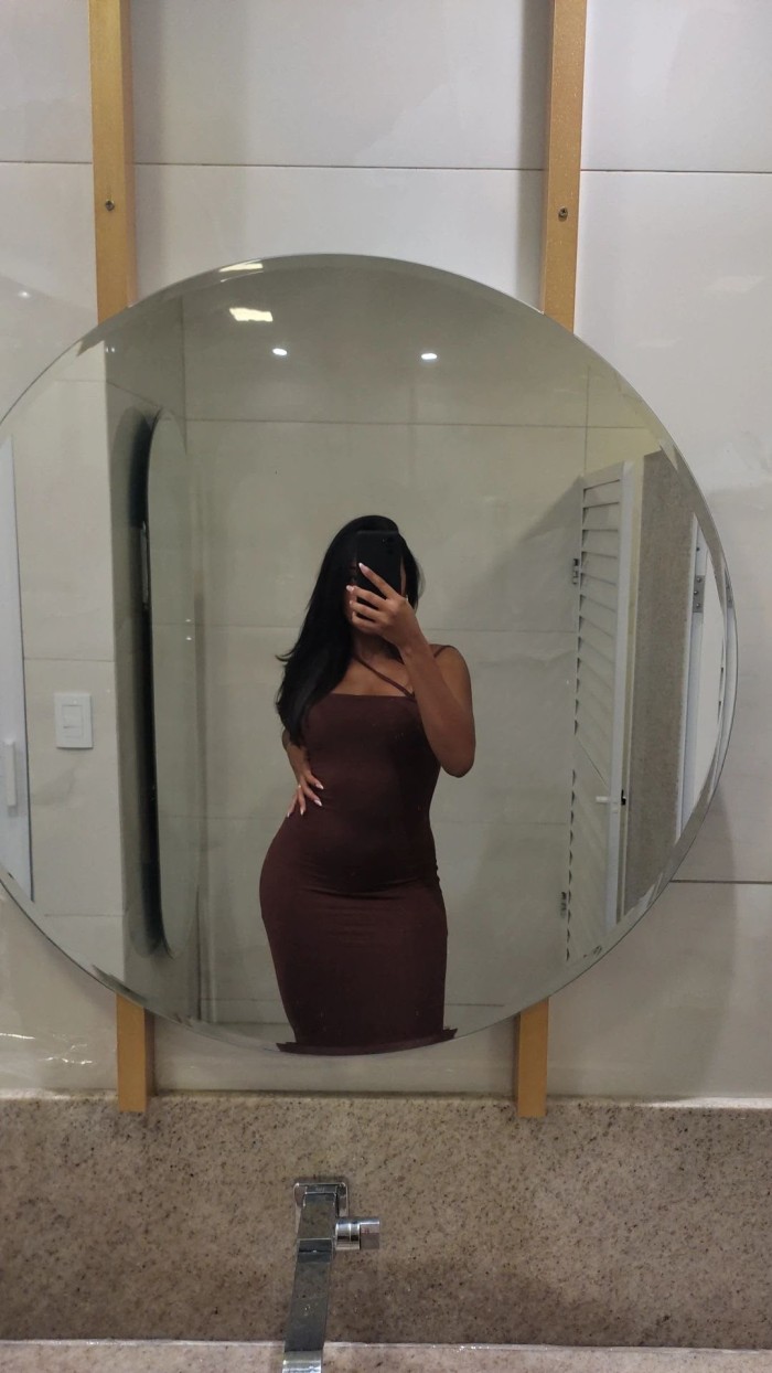 DIOSA DEL PLACER COMPLACIENTE EN SAN PEDRO DE ALCANTARA