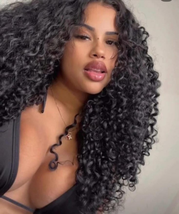 Jovencita guapisima super morbosa 23años