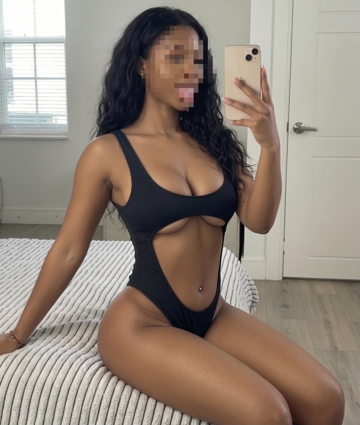 Natalia ardiente en placer