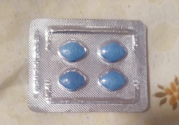 Hola amor tráeme tu polla y te la como enterita