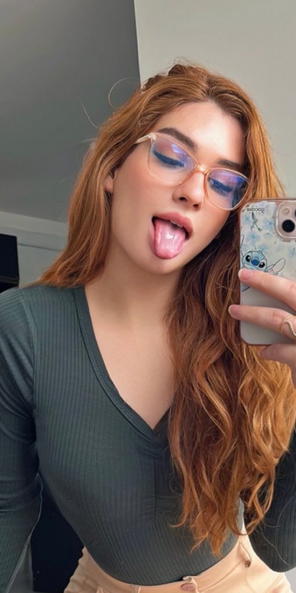 SUPER COÑO APRETADO EN SALOU JOVENCITA RUBIA FIEST