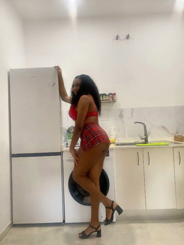 Sexy mulata fiestera