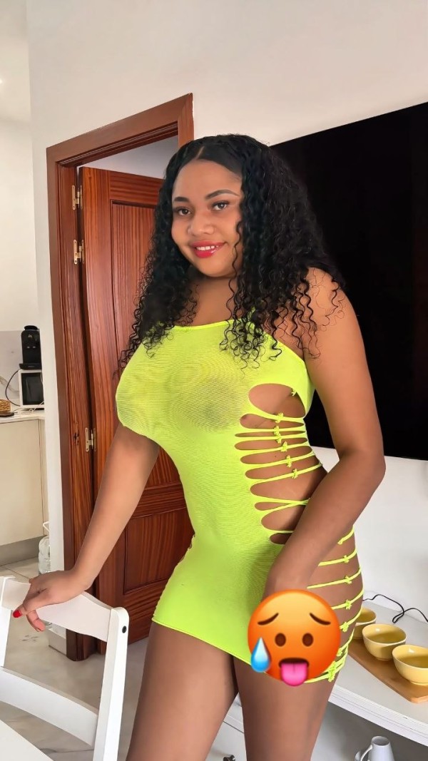 Sexy mulata fiestera