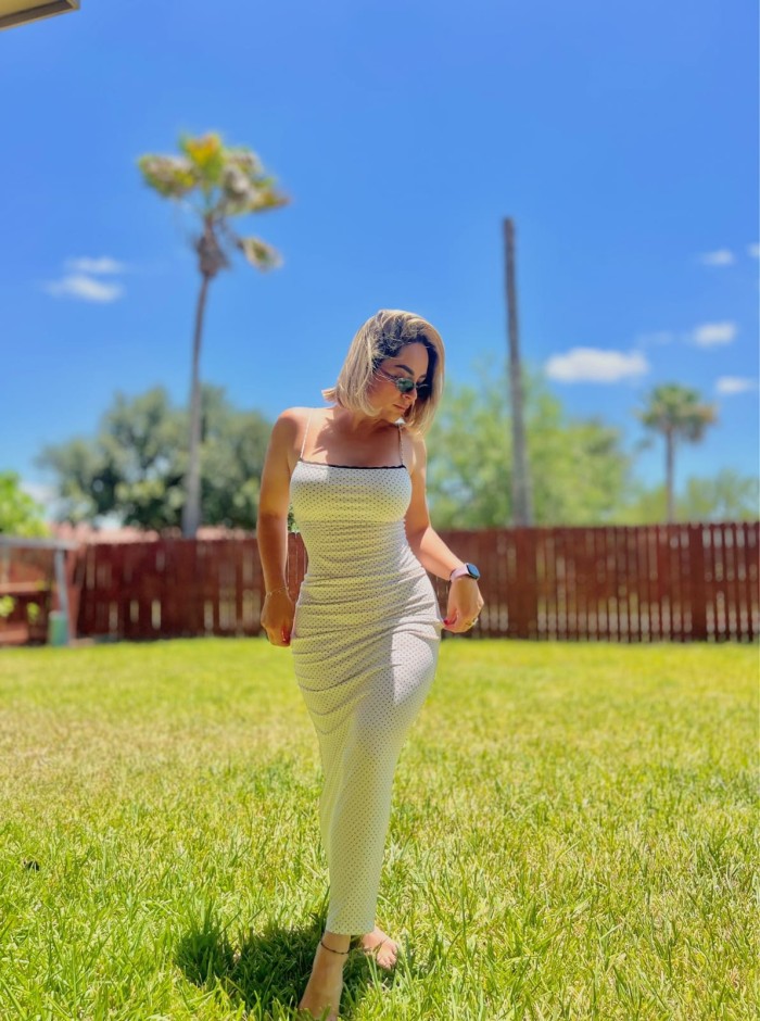 Despampanante rubia sexy y latina, llámame