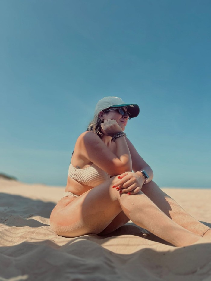 Despampanante rubia sexy y latina, llámame