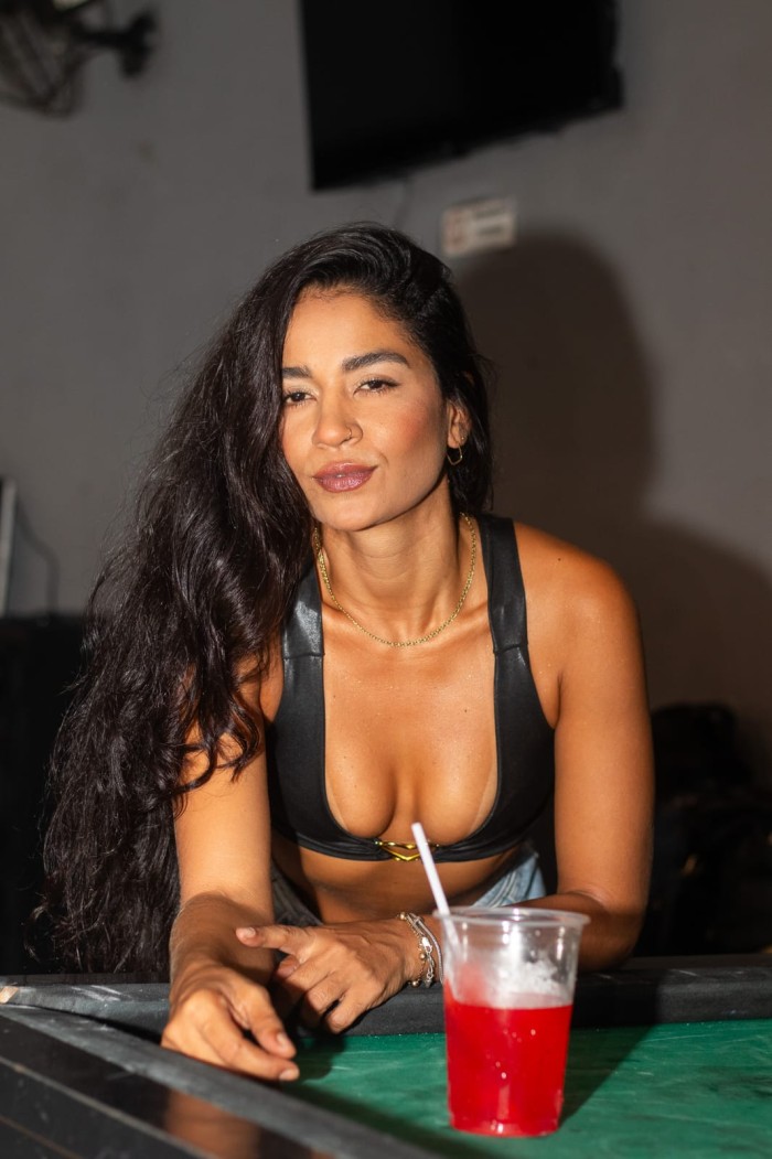 INCREIBLE BRASILEÑA CACHONDA Y FIESTERA EN JEREZ DE LA FRONTERA