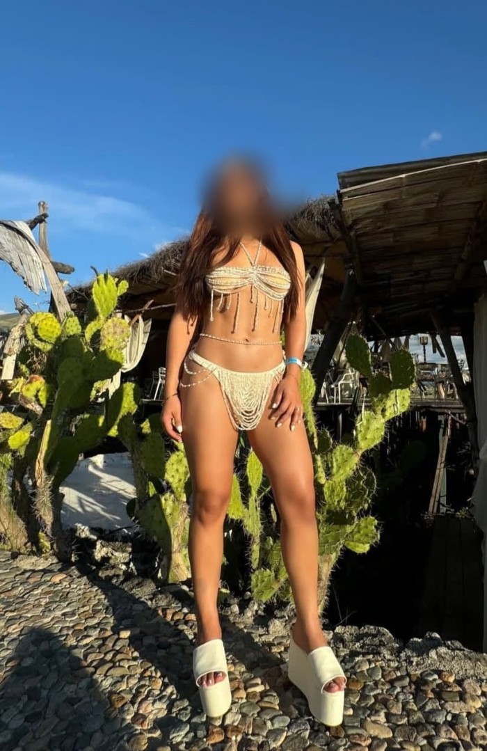 TÚ LATINA GUARRA LLEGÓ A DARTE TODO EL PLACER