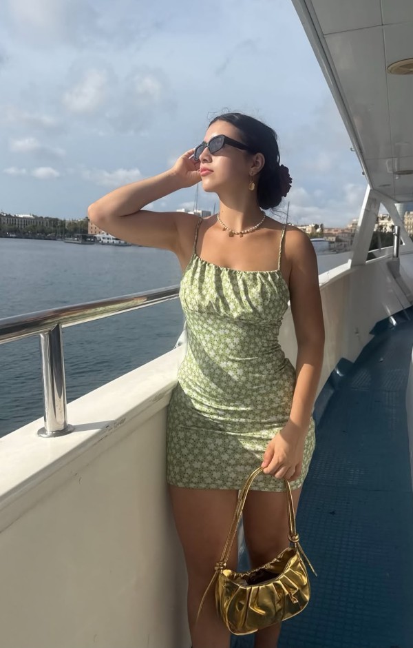 LINA COLOMBIANA MUY DIVERTIDA CON SITIO