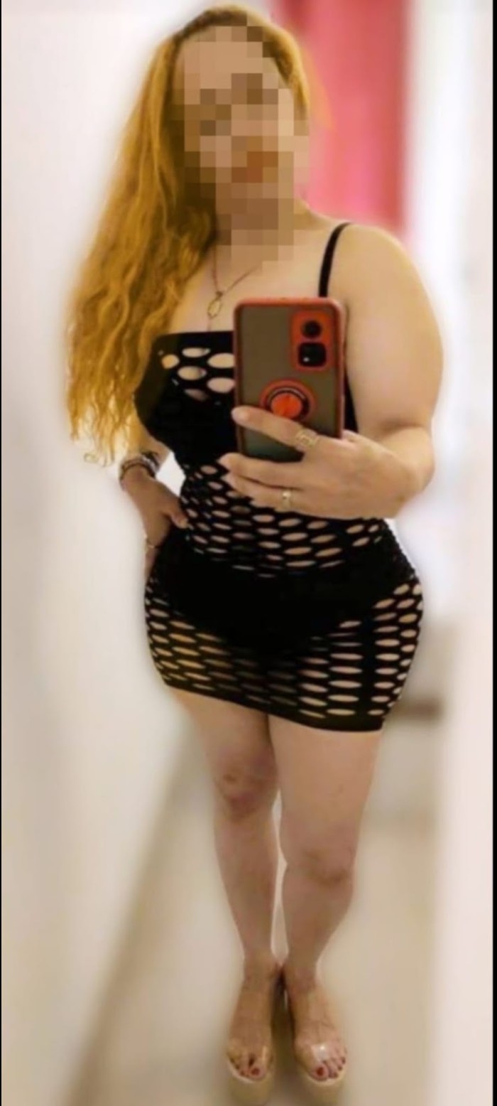 Madurita ven follame mi chochito caliente estrecho