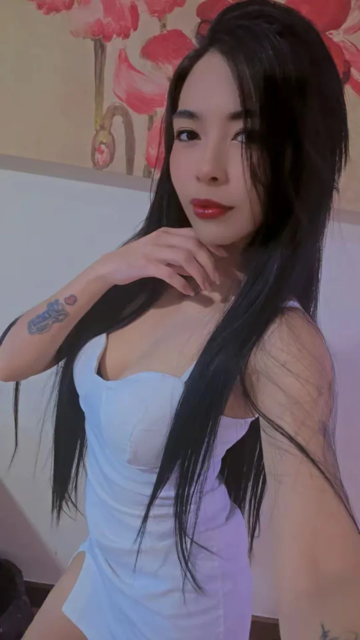 DELGADA y CACHONDA LISTA PARA DART UNA RICA MAMADa