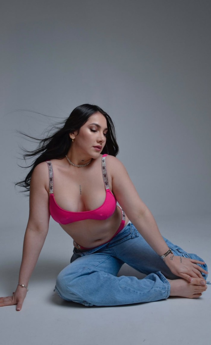 COLOMBIANA NINFÓMANA DESEANDO QUE ME PENETREN
