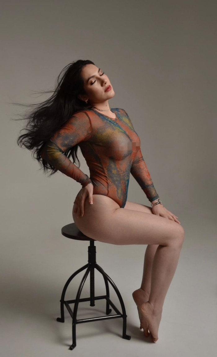 COLOMBIANA NINFÓMANA DESEANDO QUE ME PENETREN