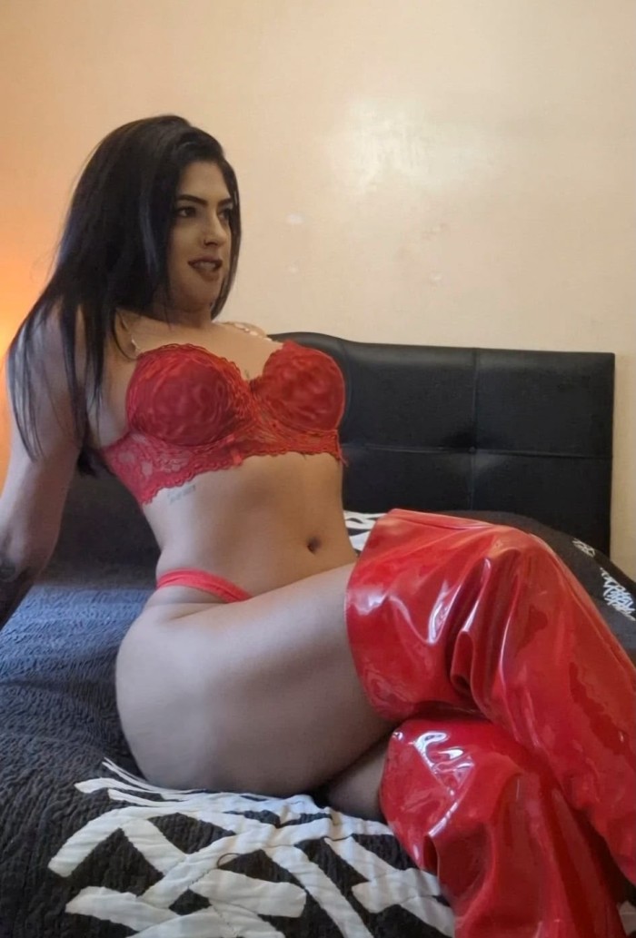 CHICA TRANS LUJURIOSA MORBOSA Y COMPLACIENTE ADICTA AL PLACER
