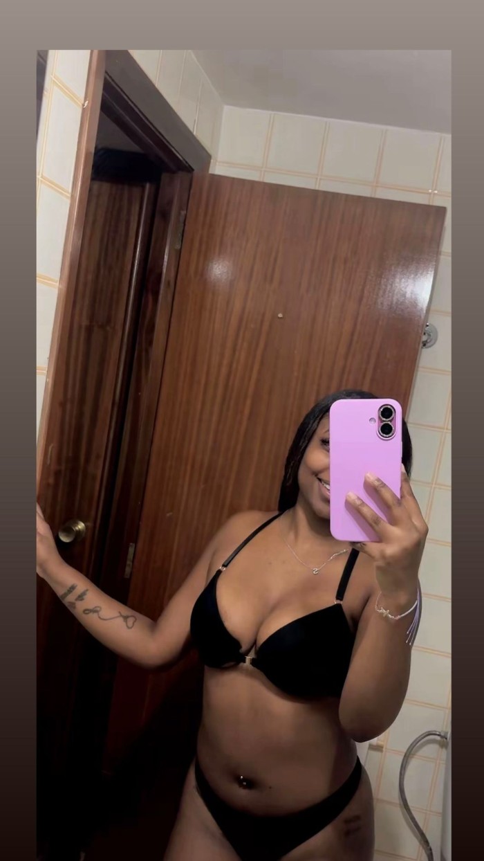 MULATA CALIENTE CON TETAS RICAS