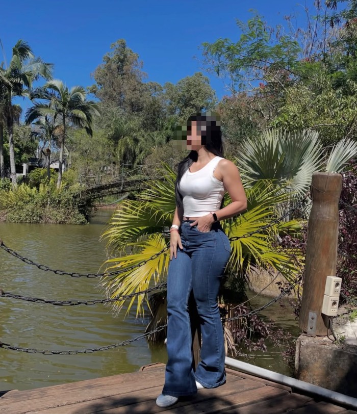 PRECIOSA Y CACHONDA COLOMBIANA EN O MILLADOIRO