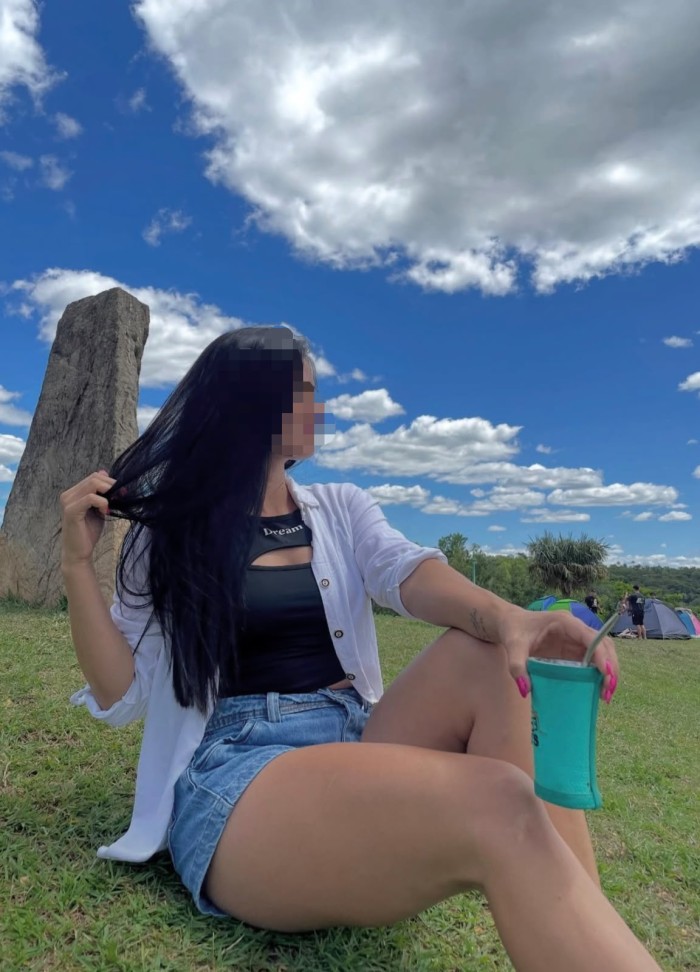 PRECIOSA Y CACHONDA COLOMBIANA EN O MILLADOIRO