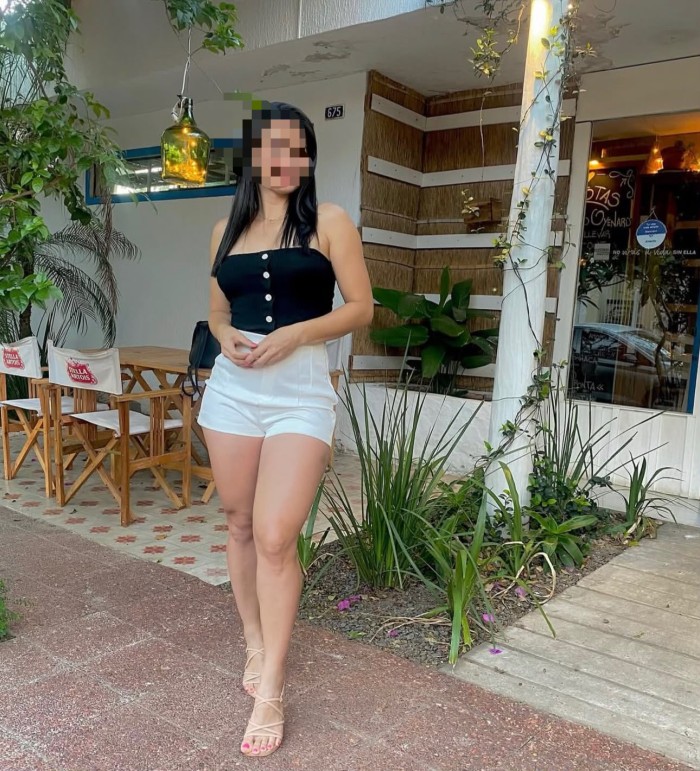 PRECIOSA Y CACHONDA COLOMBIANA EN O MILLADOIRO