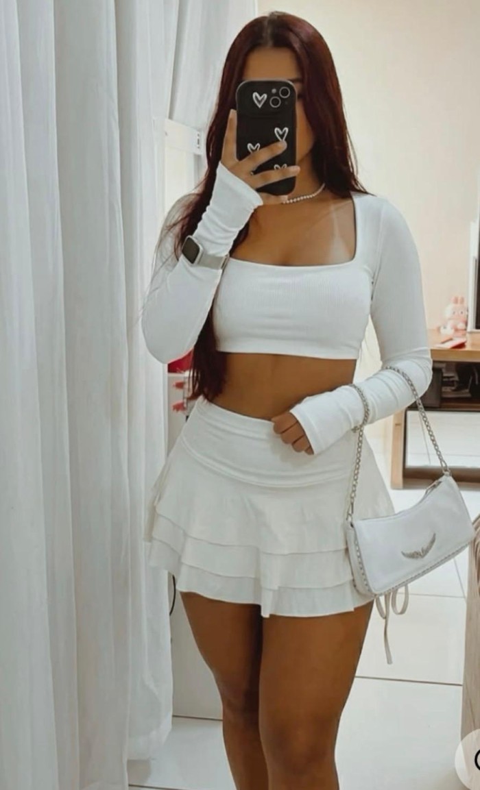 DELICIOSA IMPLICADA CACHONDA COMPLACIENTE