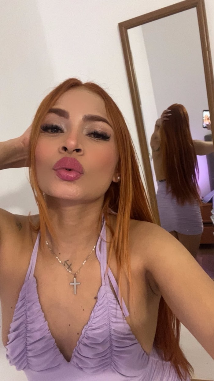 JOVENCITA TRAVIESA COMPLACIENTE FIESTERA A TOPE