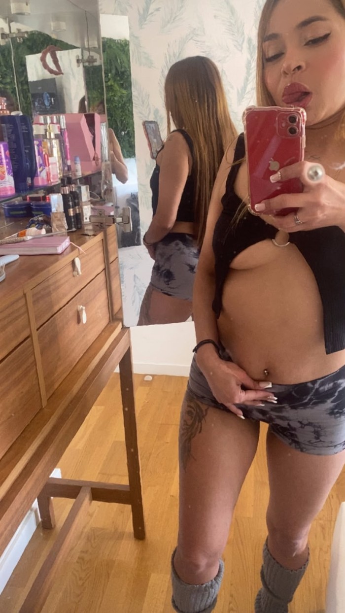 JOVENCITA TRAVIESA COMPLACIENTE FIESTERA A TOPE