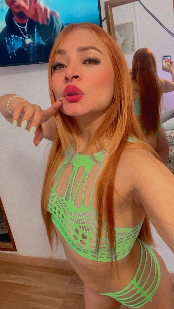 JOVENCITA TRAVIESA COMPLACIENTE FIESTERA A TOPE