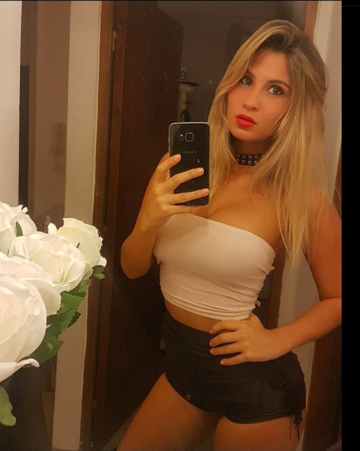 ESPECTACULO DE MUJER EX MODELO Y AZAFATA SOLO SALIDAS