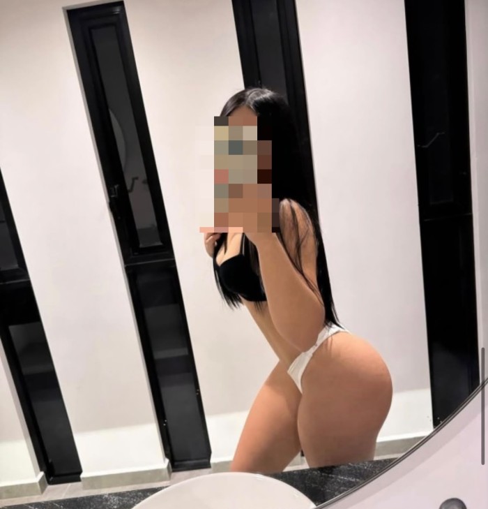 MARIANA MUY FIESTERA CALIENTE Y COMPLACIENTE